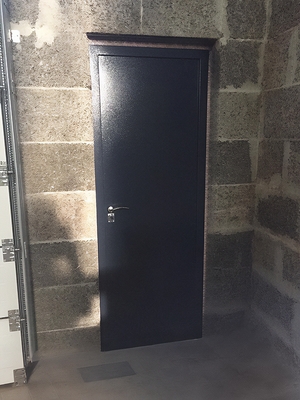 Дверь для гаража