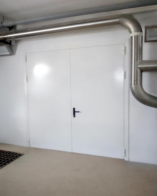 Ворота белого цвета Ворота белого цвета