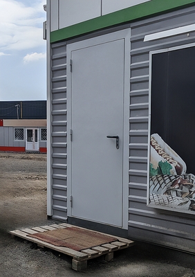 Дверь для общепита