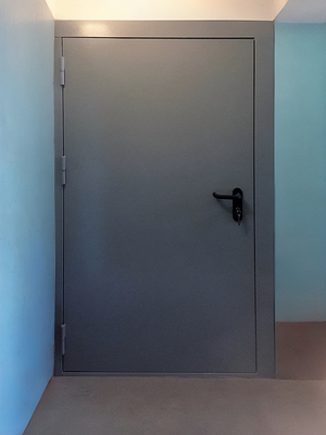 В подъезде МКД