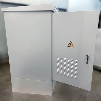 Шкаф с вентиляционными отверстиями Шкаф с вентиляционными отверстиями