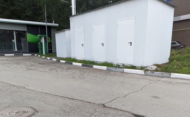 Двери для автозаправки