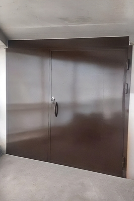 Дверь в подъезд дома