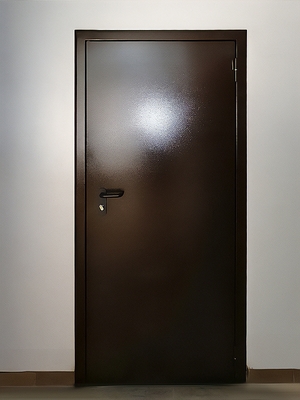 Огнестойкая коричневая дверь
