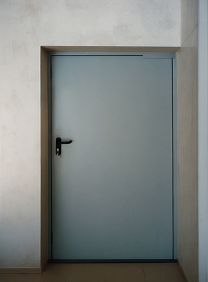 Широкая огнеупорная дверь