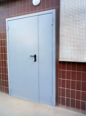 Уличная полуторная дверь ei-60