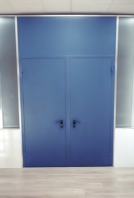 Нестандартная синяя дверь Нестандартная синяя дверь