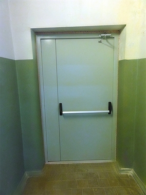 Дверь с антипаникой