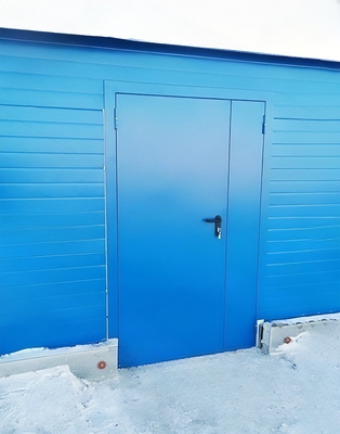 Полуторная дверь синего цвета Полуторная дверь синего цвета