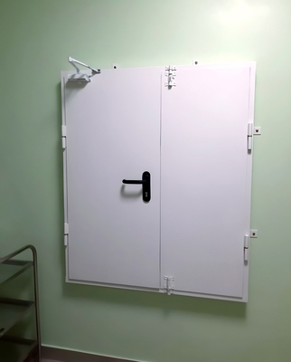 Настенный равностворчатый люк