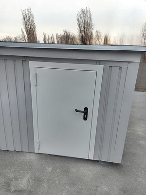 Люк на выходе на кровлю