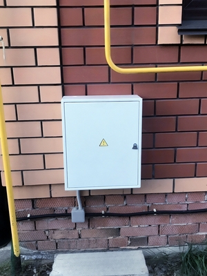 Установленный шкаф Установленный шкаф