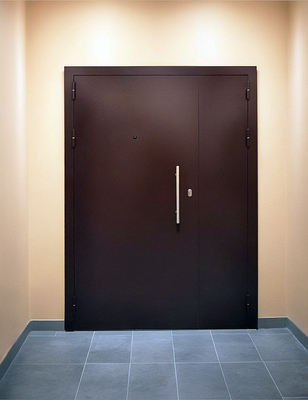 Дверь в тамбур