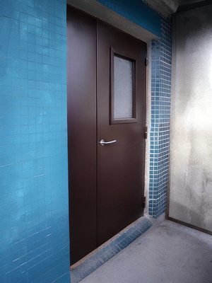 Коричневая со стеклом