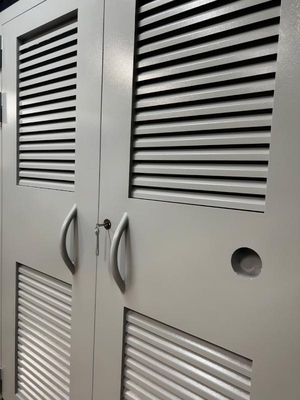 Дверь на подстанции