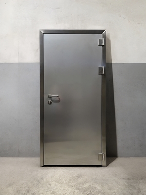 Дверь с нержавеющей сталью Дверь с нержавеющей сталью