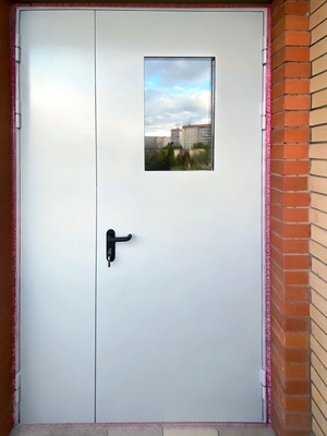 Остекленная дверь EI 60 Остекленная дверь EI 60