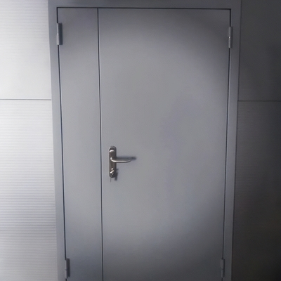 Серая глухая дверь Серая глухая дверь