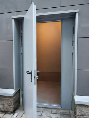 Уличная огнестойкая дверь (1,5 створки) Уличная огнестойкая дверь (1,5 створки)