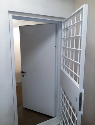 Железная дверь в КХН Железная дверь в КХН